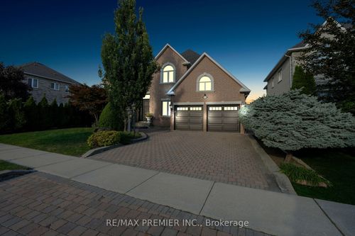93 Novaview Cres, Woodbridge, ON, L4L9L7 | Card Image