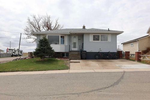 244 1st Street, Shaughnessy, AB, T0K2A0 | Card Image