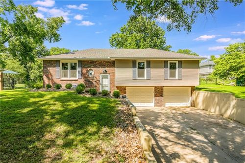 603 Montgomery St, Clinton, MO, 64735-1962 | Card Image