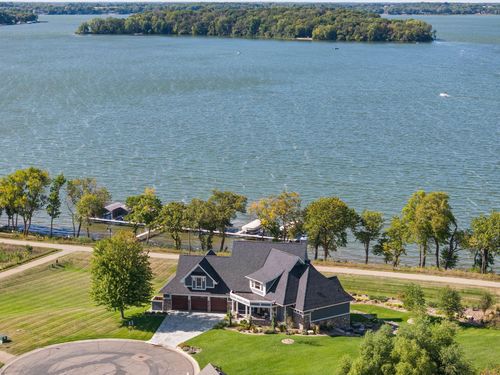 854 Beach Rd, Waconia, MN, 55387-4557 | Card Image