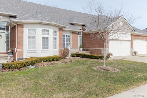 14789 N Park Dr, Shelby Township, MI, 48315-3992 | Card Image