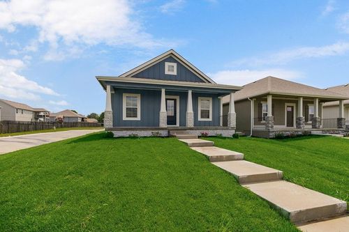 9-1600 Cottonwood Creek Ave, Kearney, MO, 64060-8896 | Card Image