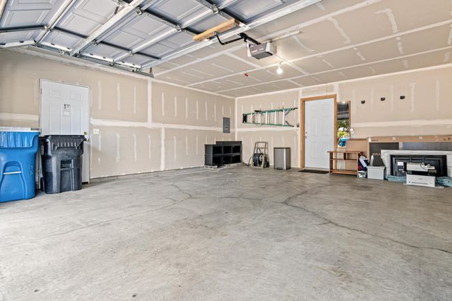 This garage is ready for you! | Image 25