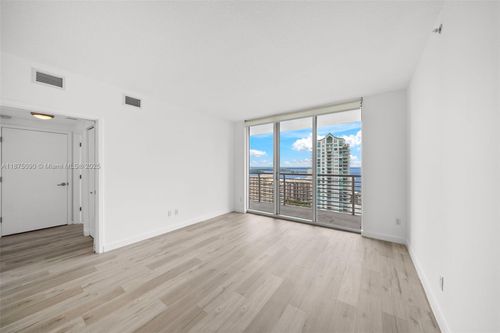 apt-3819-325 S Biscayne Blvd, Miami, FL, 33131-2479 | Card Image