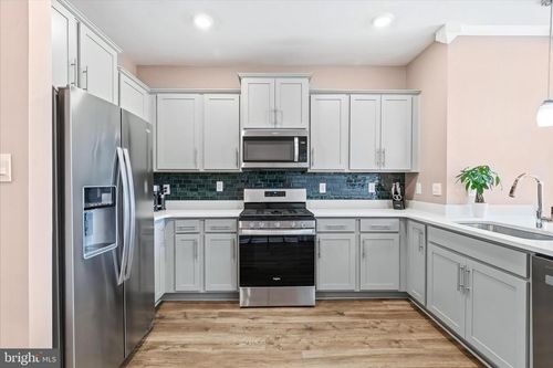 415 Union St, FREDERICK, MD, 21701-3570 | Card Image