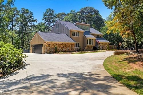 3680 Lamplighter Cove Rd, Gainesville, GA, 30504-5445 | Card Image