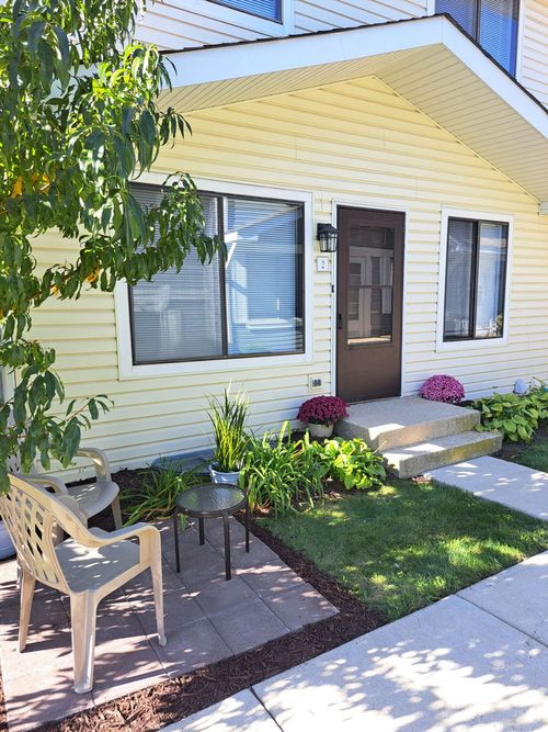 2-2s759 Winchester Cir E, Warrenville, IL, 60555-2551 | Card Image