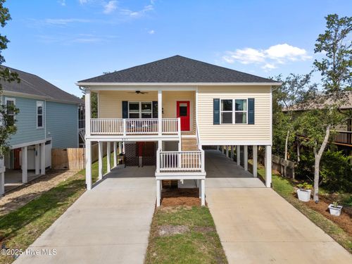 921 Whitecaps Ln, Carolina Beach, NC, 28428-4640 | Card Image