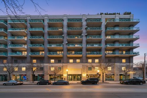 803-910 W Madison St, Chicago, IL, 60607-2962 | Card Image