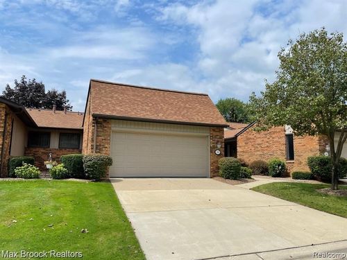 4585 Laurel Club Cir, West Bloomfield, MI, 48323-2970 | Card Image