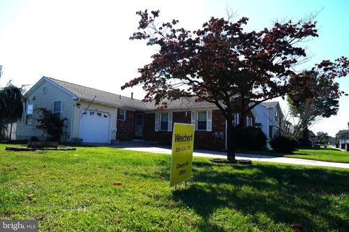 800 Bridgeboro St, RIVERSIDE, NJ, 08075-3403 | Card Image
