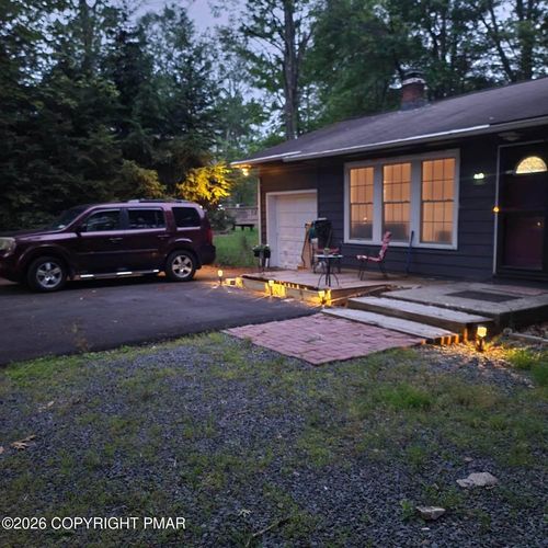 195 Stillwater Dr, Pocono Summit, PA, 18346-7738 | Card Image