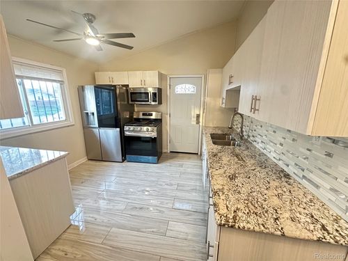 6208 David Berger St, Mount Morris, MI, 48458-2712 | Card Image