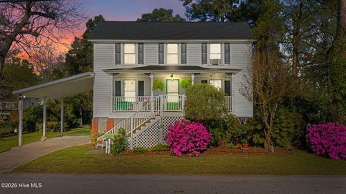 325 Broad St, Belhaven, NC, 27810-1567 | Card Image