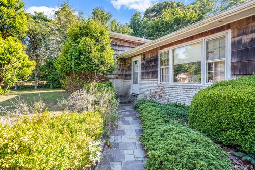 11 Easterly Rd, Hampton Bays, NY, 11946-1923 | Card Image