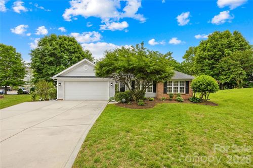 124 Huckleberry Ln, Mount Holly, NC, 28120-1598 | Card Image