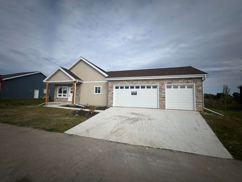 6683 Warner Farm Dr, Deforest, WI, 53532-8802 | Card Image