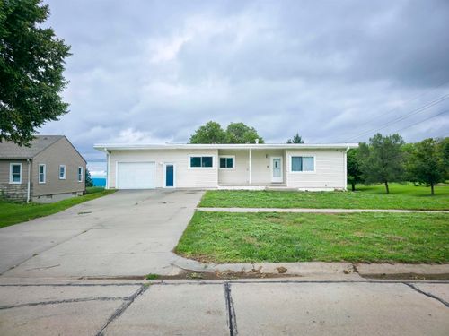 1015 12th St, Wisner, NE, 68791-2111 | Card Image