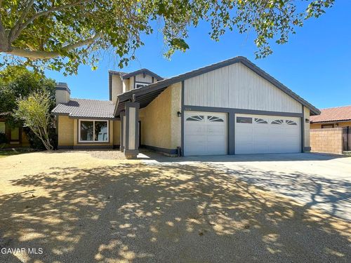 2822 Springfield Pl, Lancaster, CA, 93536-5884 | Card Image