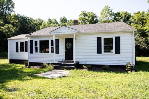 7945 Abilene Rd, Farmville, VA, 23901-5710 | Card Image