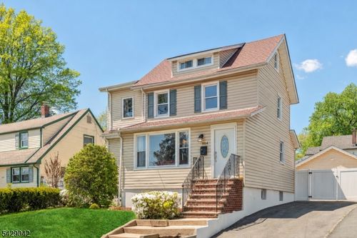 1154 Stasia St, Teaneck, NJ, 07666-4821 | Card Image
