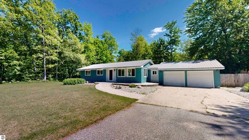 3042 Bischoff Road, Harrison, MI, 48625 | Card Image