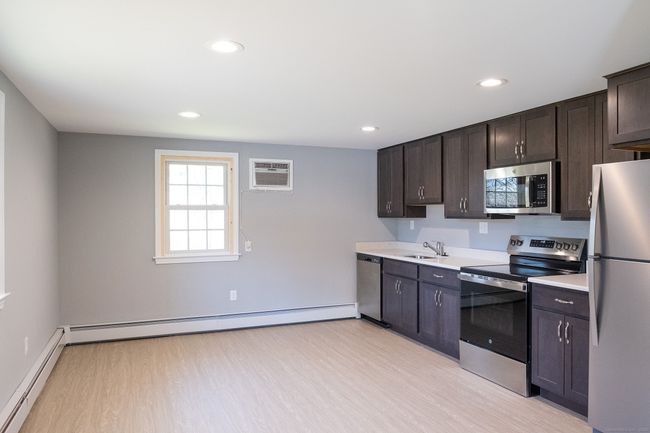 1250 Ellington Rd, House other with 3 bedrooms, 2 bathrooms and 11 parking in South Windsor CT | Image 32