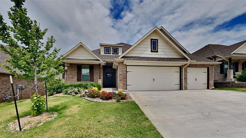 7933 Pear Street, Edmond, OK, 73034 | Card Image