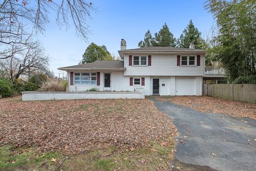 28 Hill Top Dr, East Greenwich, RI, 02818-4025 | Card Image