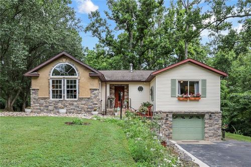 225 Sebaugh Dr, Zanesville, OH, 43701-1673 | Card Image