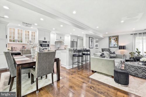 17a-1750 Oakwood Ter, PENN VALLEY, PA, 19072-1048 | Card Image
