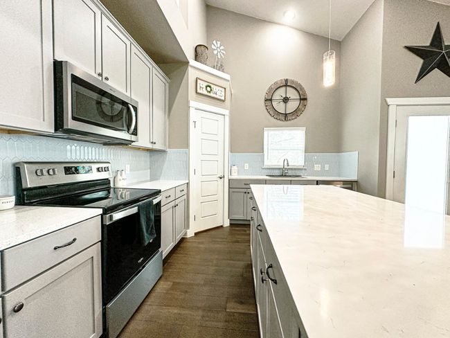Kitchen | Image 12