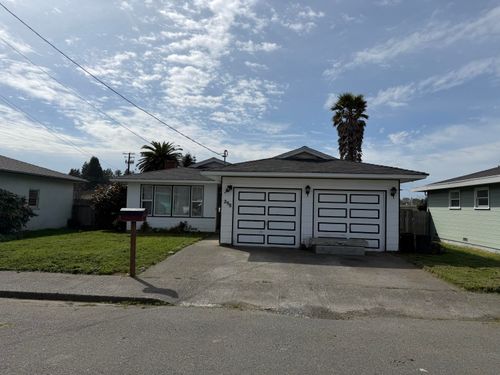 298 Randolph Way, Fortuna, CA, 95540-2633 | Card Image