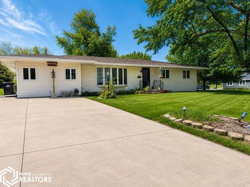 704 E Monroe St, Mount Ayr, IA, 50854-2031 | Card Image