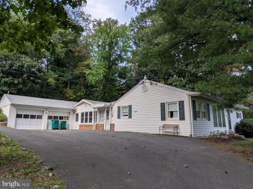 936 Belle Vista Dr, ENOLA, PA, 17025-1306 | Card Image