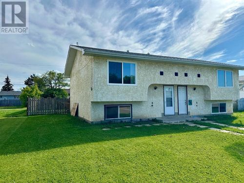 4701 46 Ave, Mayerthorpe, AB, T0E1N0 | Card Image