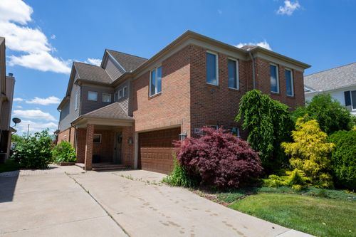 11-229 Keelson Dr, Detroit, MI, 48215-2979 | Card Image