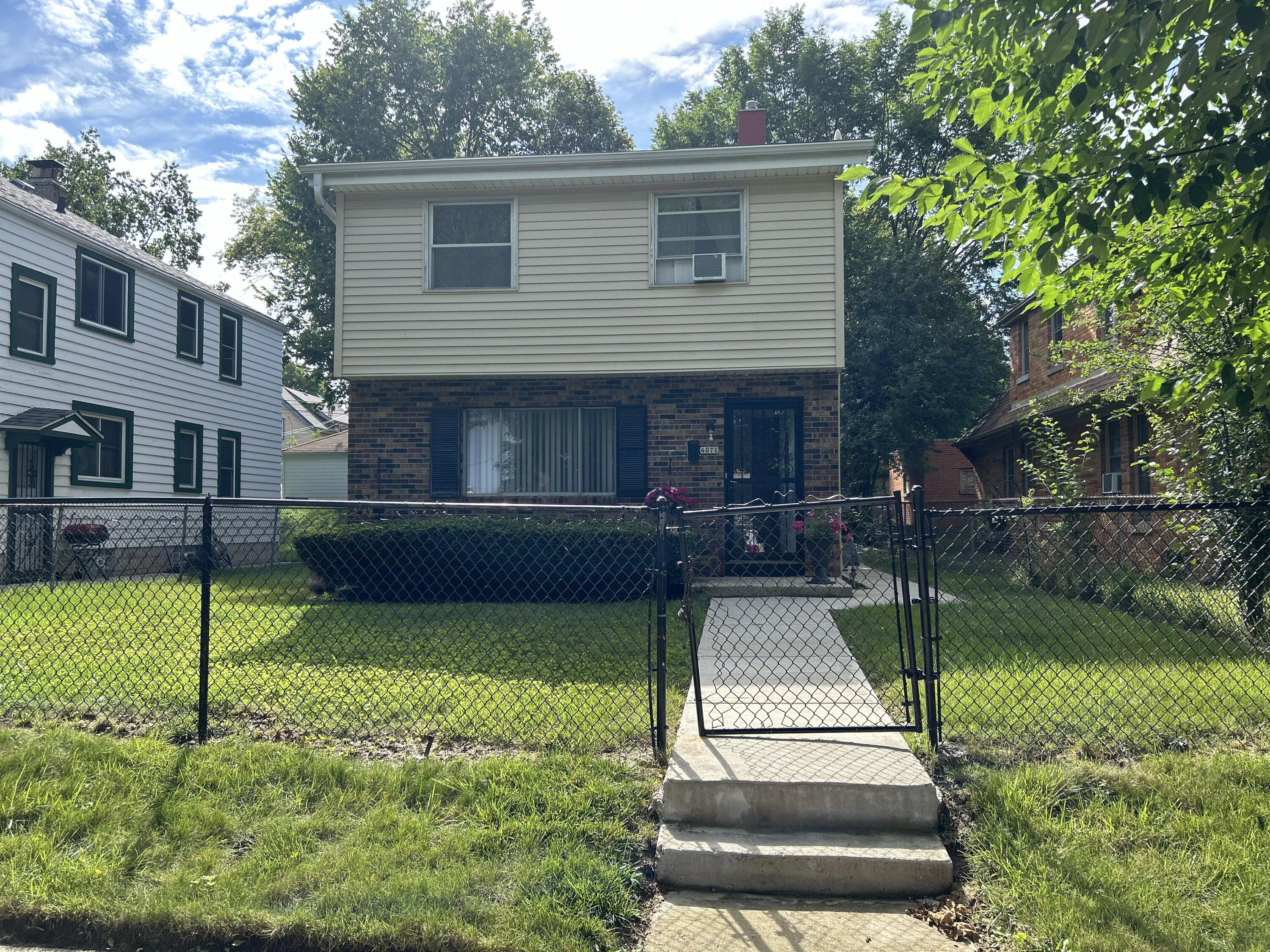 11th St, Milwaukee, WI 53209