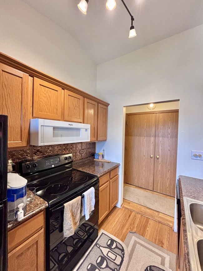 APT-3C - 4316 W Shamrock Ln, Condo with 2 bedrooms, 2 bathrooms and 2 parking in McHenry IL | Image 5