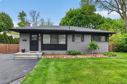 720 Manordale Ct, Milford, MI, 48381-1118 | Card Image