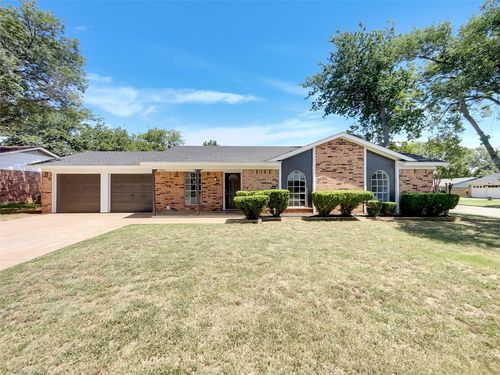 545 Gristmill Ln, Everman, TX, 76140-4709 | Card Image
