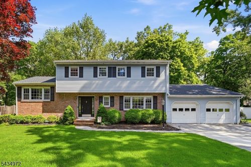 46 Westminster Dr, Parsippany, NJ, 07054-4061 | Card Image