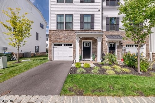 6 Saw Mill Cir, Hackettstown, NJ, 07840-1386 | Card Image