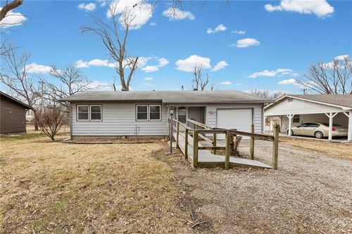 1018 N Sycamore St, Ottawa, KS, 66067-1641 | Card Image