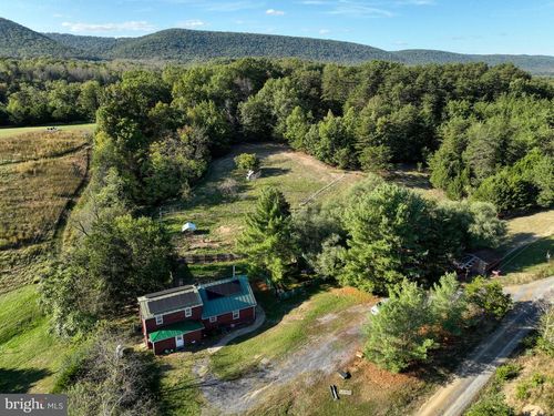 100 Wolfs Ln, FORT VALLEY, VA, 22652-2137 | Card Image