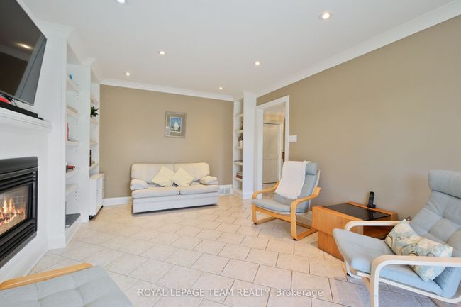 4 Valewood Cres, House other with 4 bedrooms, 4 bathrooms and 4 parking in Gloucester ON | Image 20