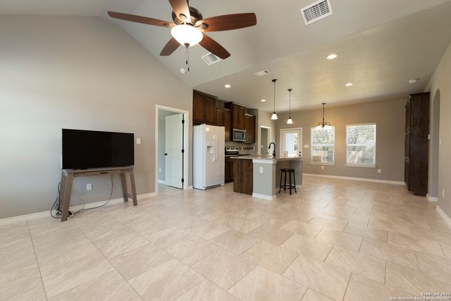 1407 Tanglewood Trl, House other with 3 bedrooms, 2 bathrooms and null parking in Spring Branch TX | Image 4