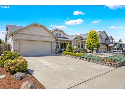 559 Nw Eagle Feather St, House other with 4 bedrooms, 2 bathrooms and 2 parking in Salem OR | Image 1