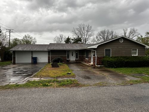 1303 E 4th St, West Frankfort, IL, 62896-1510 | Card Image