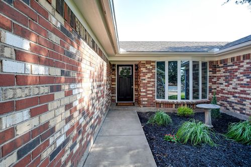 1003 Canton Rd, Cleburne, TX, 76033-6112 | Card Image